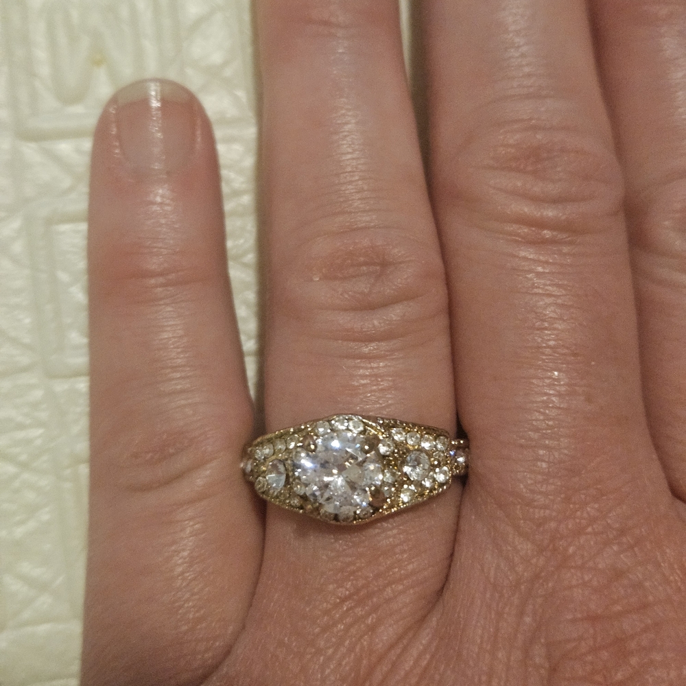 Elegant Gold and Silver Women's Ring